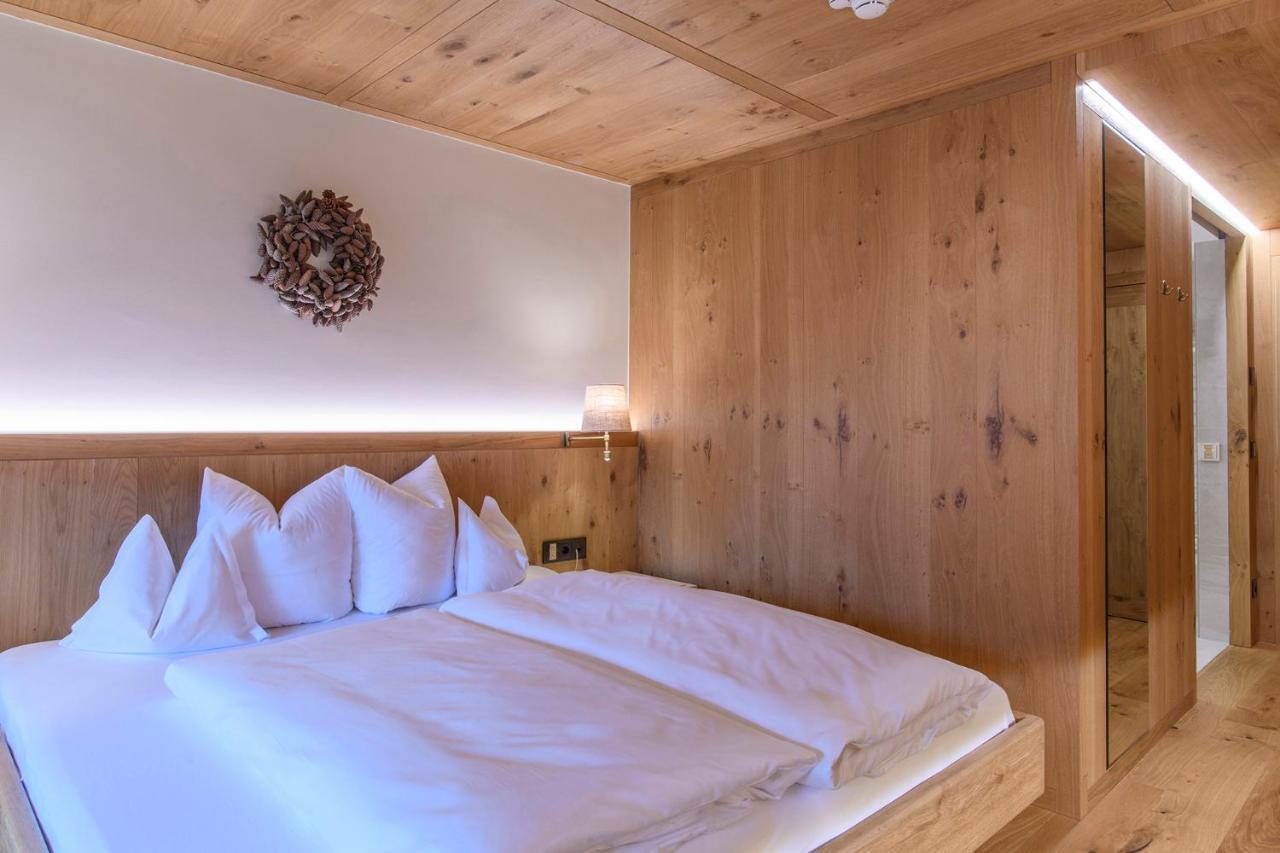 Hotel Montafoner Hof Schruns ภายนอก รูปภาพ