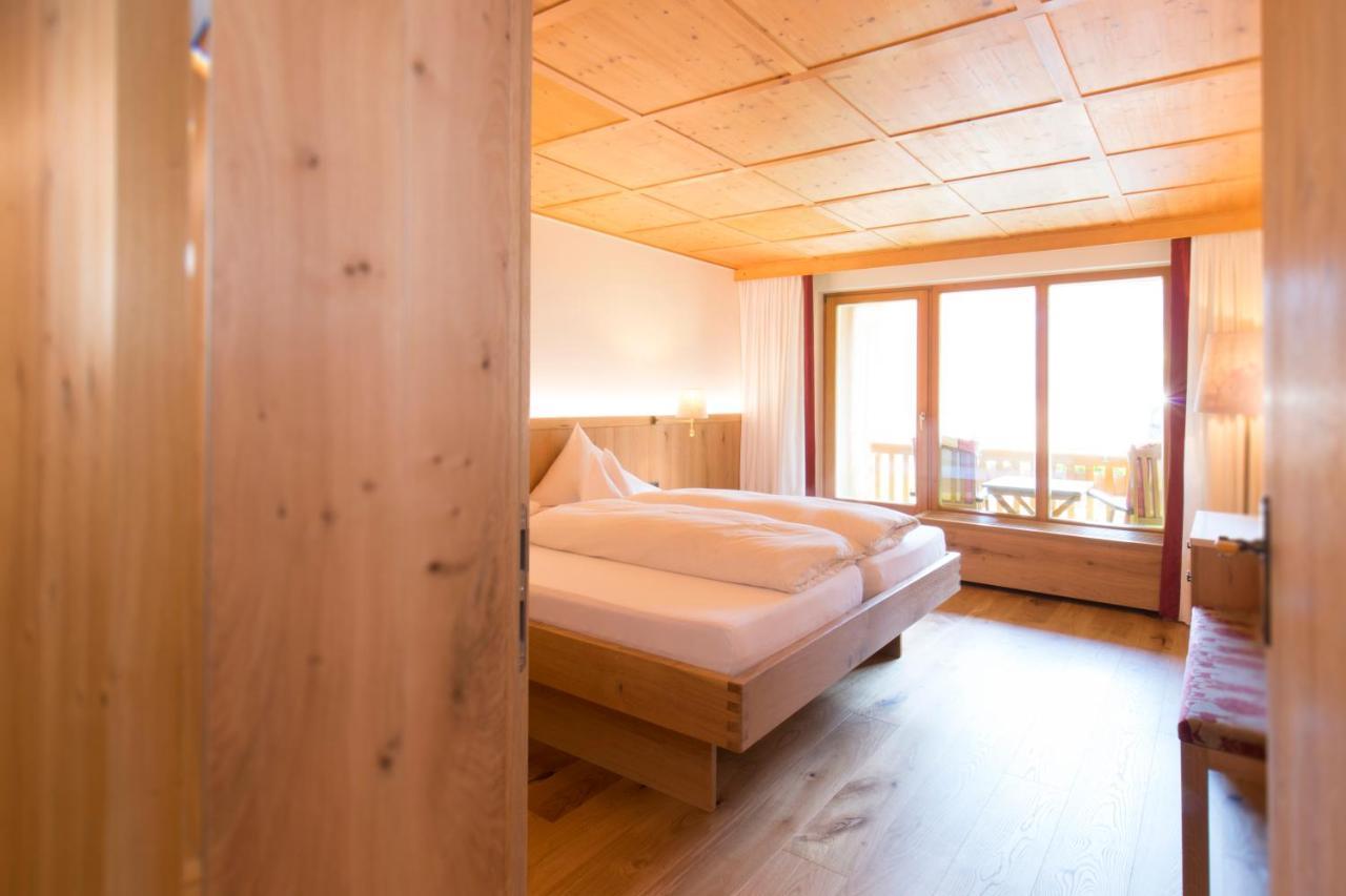 Hotel Montafoner Hof Schruns ภายนอก รูปภาพ