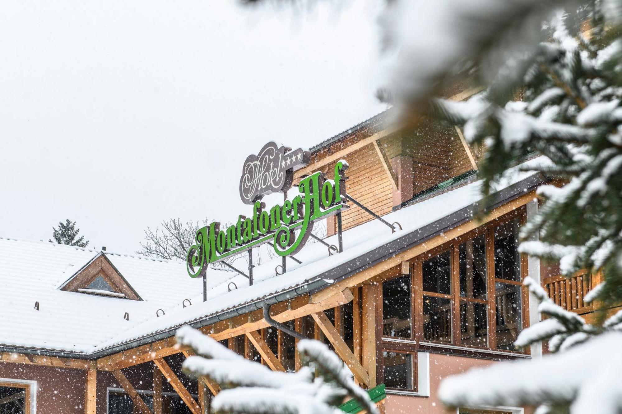 Hotel Montafoner Hof Schruns ภายนอก รูปภาพ