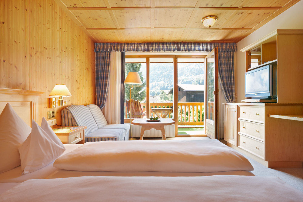 Hotel Montafoner Hof Schruns ภายนอก รูปภาพ