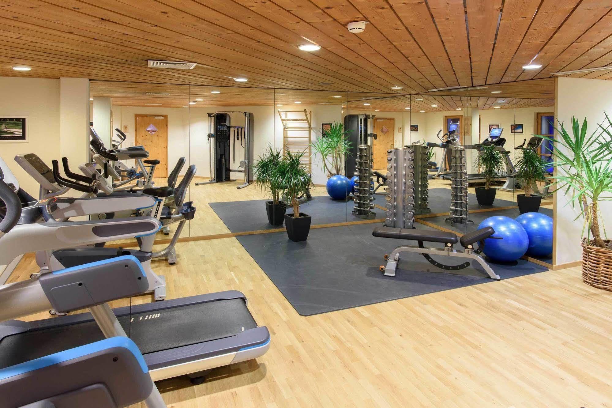 Hotel Montafoner Hof Schruns ภายนอก รูปภาพ